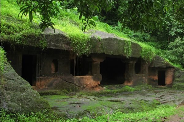 Panhalekaji Caves e1733421664598